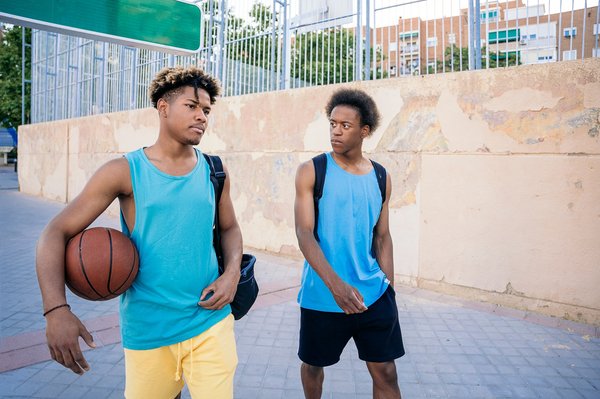 Trouvez la sacoche homme parfaite pour votre style quotidien